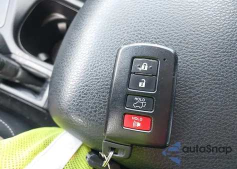 2018 Toyota Rav4 Xle из США, поврежденный, VIN JTMRFREV2JJ744970